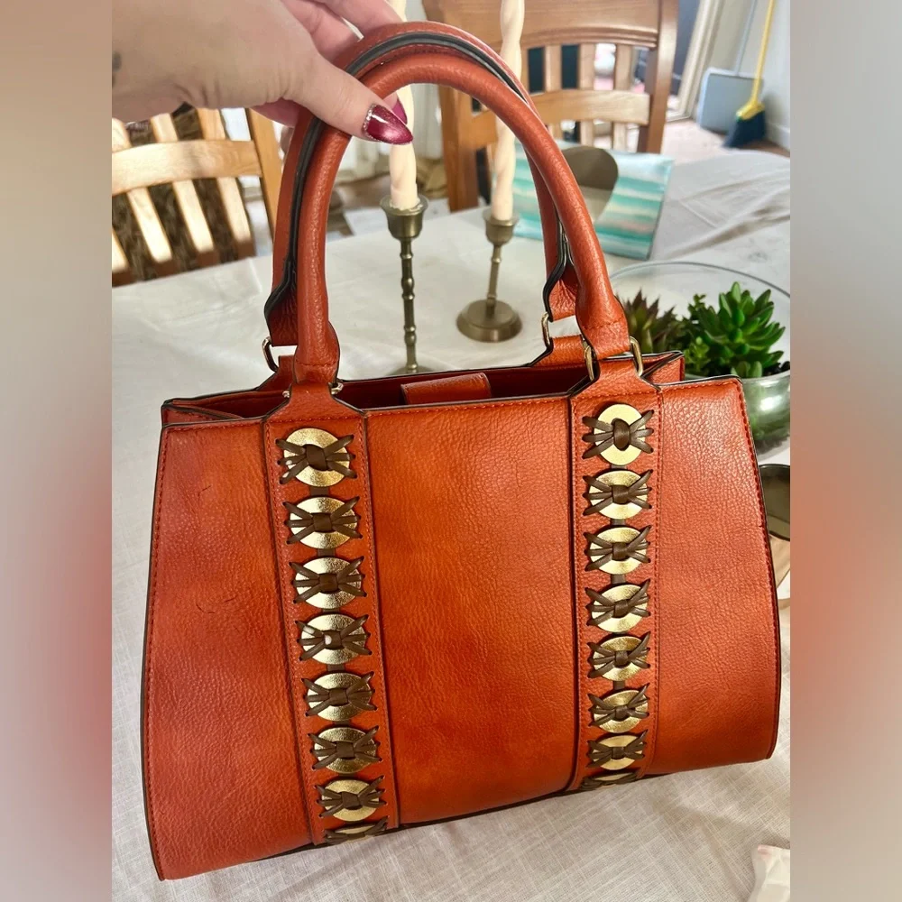 Cato Orange Tote with Gold Detailing - Picture 4 of 11